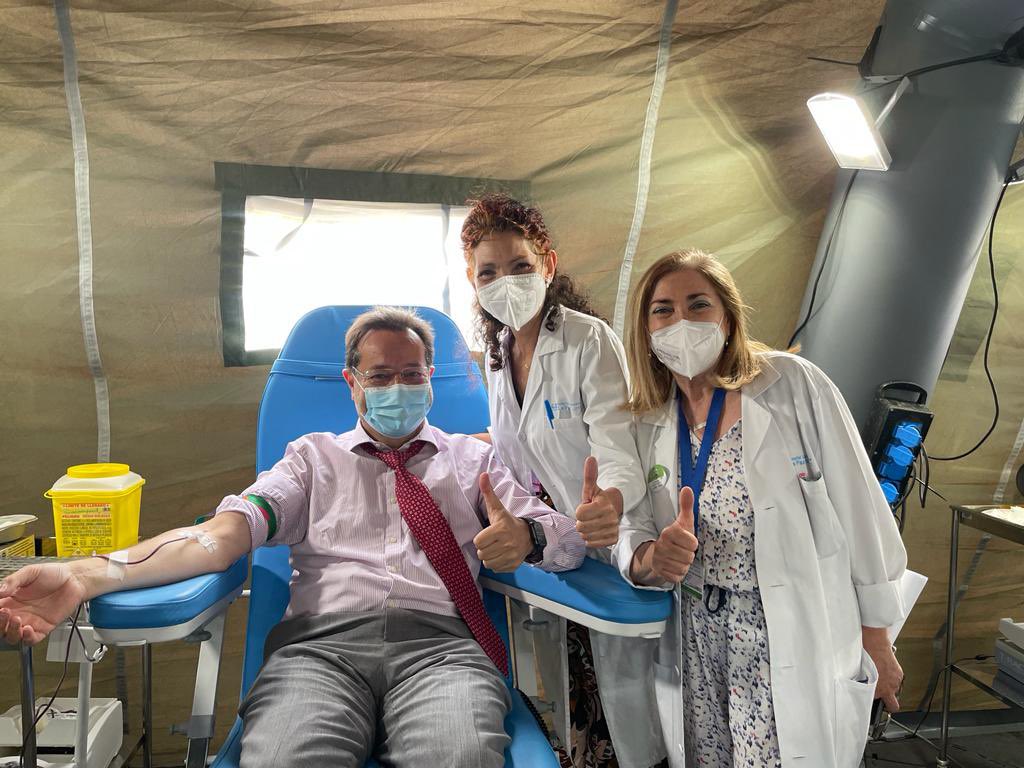fpradosroa's tweet photo. Esta mañana con muchos guerreros en la entrega de premios XIV maratón donación de sangre en el #HULaPaz consiguiendo las donaciones de sangre y médula que salvarán vidas. https://t.co/QWBdy4ce9c