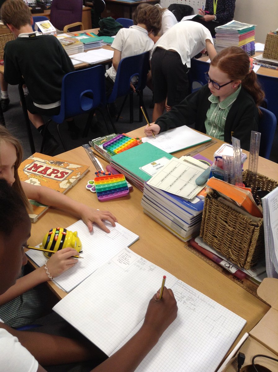 MrJordanSPA's tweet photo. Today, in Year 5, the children were re-introduced to angles! We consolidated our prior year's knowledge by programming beebots. Using mathematical terminology, such as clockwise, degree and direction, we expertly created instructions! @SpaldingPriAcad @InfinityAcad https://t.co/e3fAgLUbBi