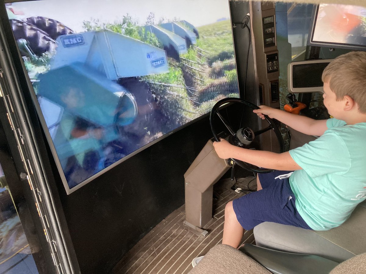 aewood73's tweet photo. Never dull time for ag agent w/ @NCExtension &, especially true for the https://t.co/Nb8ZsWsq8b team. Yesterday plntg soyb variety trial in Gates Co & today w/ Ag Simulator so >250 students learn about agriculture. @ncsoybeans @NCStatesoybeans @NCCornGrowers https://t.co/Nmx7RWMutS
