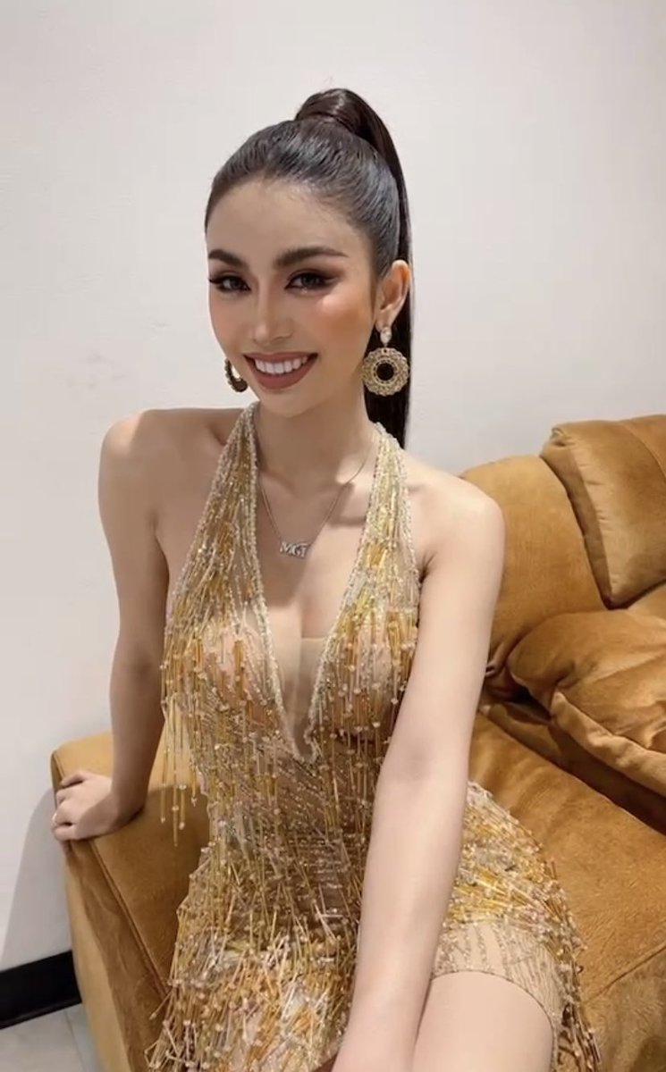 สวยมาก ไม่รู้จะใช้คำว่าอะไรมาอวยให้เท่ากับความสวยของคุณชมพู #ชมพูxระเบียบวาทะศิลป์
