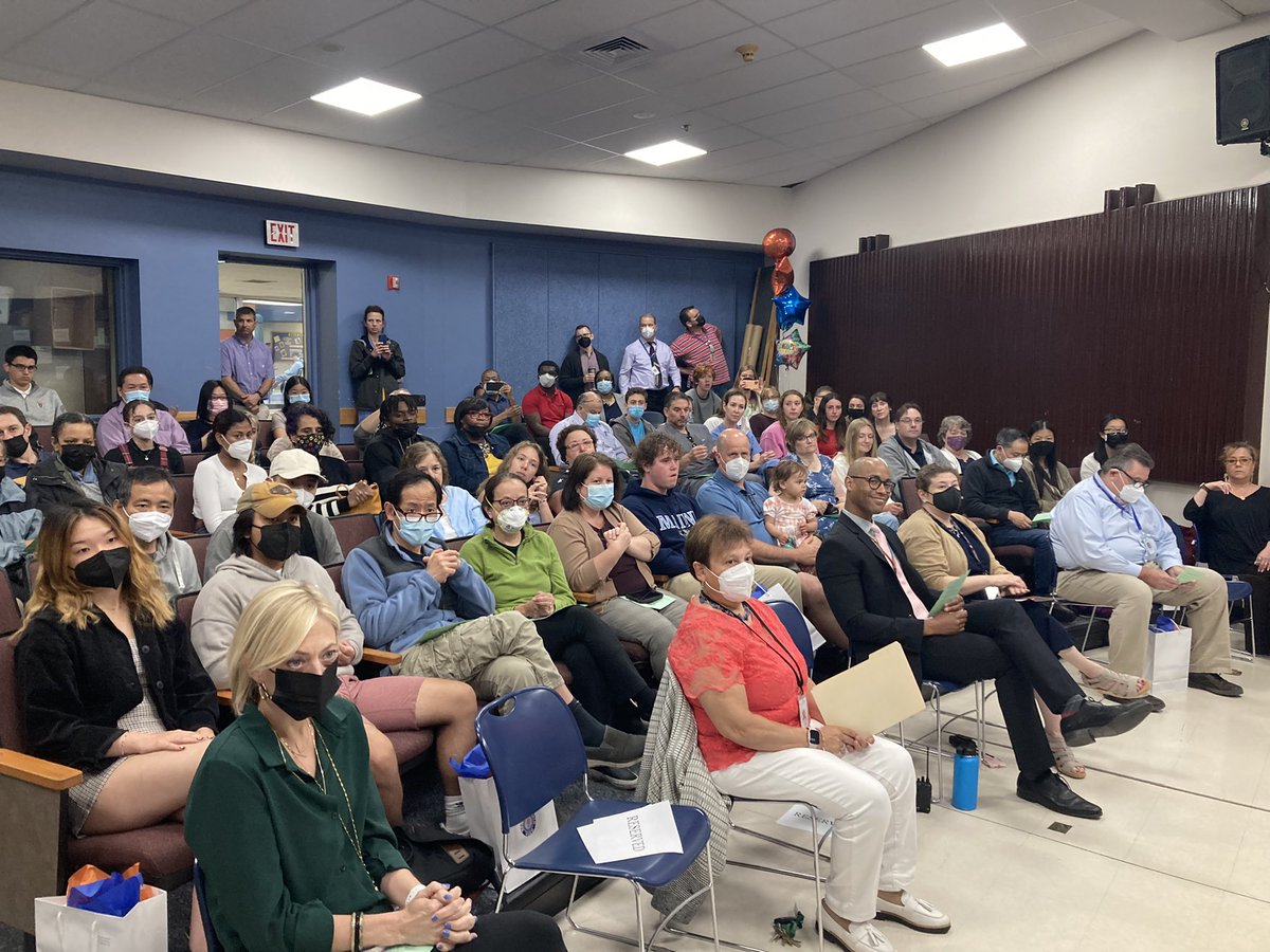 StrasPrincipal's tweet photo. Senior awards today! Congratulations to all our amazing students! #graduation2022 #Classof2022 #homeofthelions @NewtonSouthPTSO @NSHSLibrary @NSHS_Athletics @newton_ps @BWeissel https://t.co/Y7SJDyH12V
