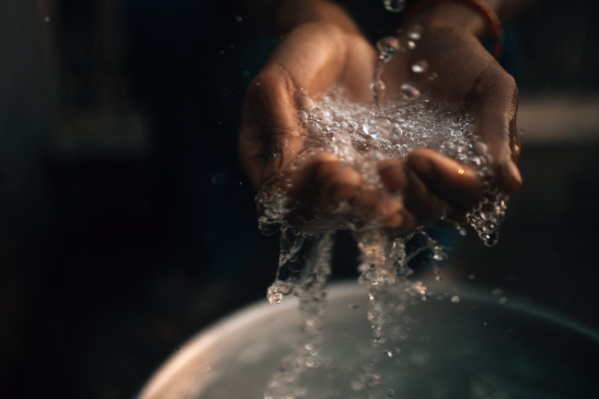 A beer in your hands, empowerment in somebody else's 🍺🤲💧