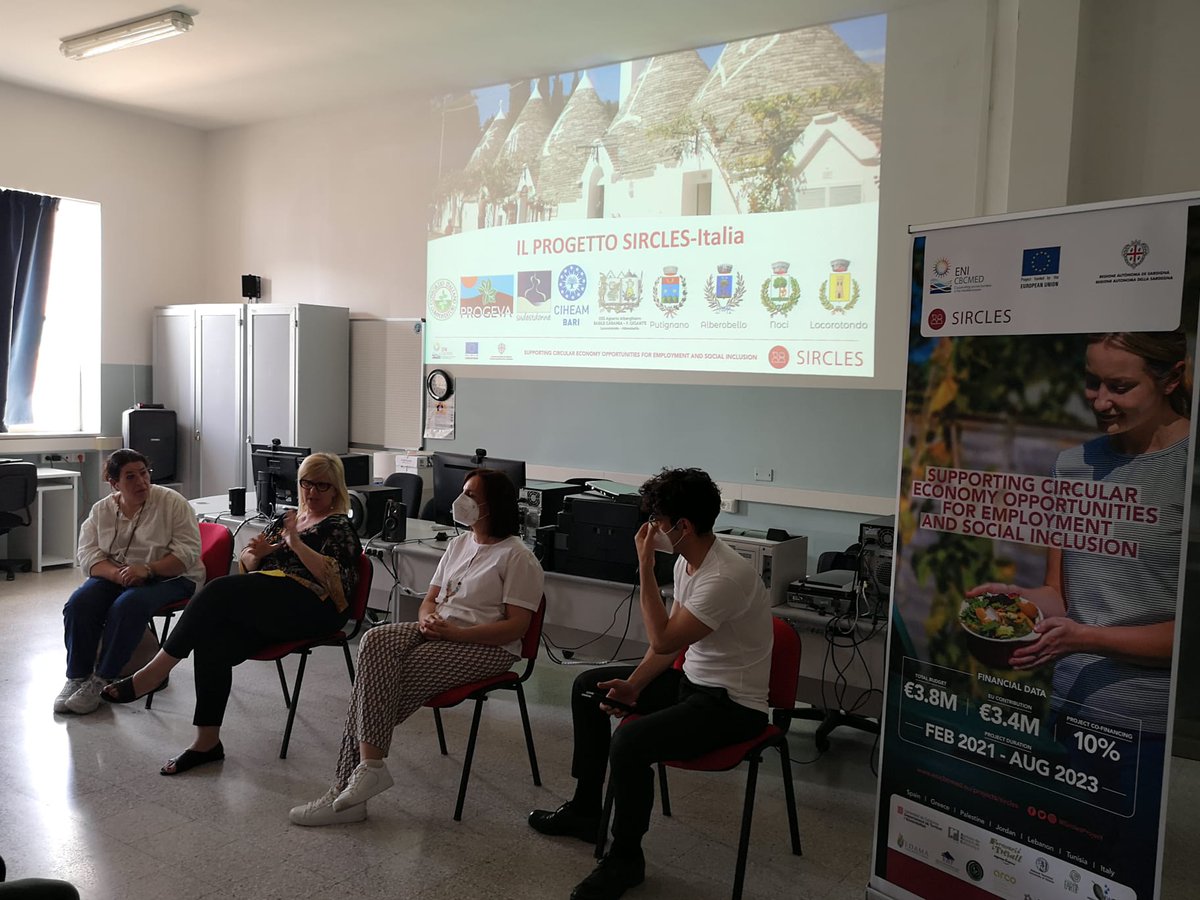 ConsorzioCIC's tweet photo. Today for @SirclesProject  with @mgiavini we inaugurated the modular proximity composters in the Agronomic High School of Alberobello. Many students, our 7 collaborators and the commitment of @progeva_srl . They will treat #foodwaste from the canteen to produce  #compost  ! 🌱🌱 https://t.co/ng9BDBKkaR