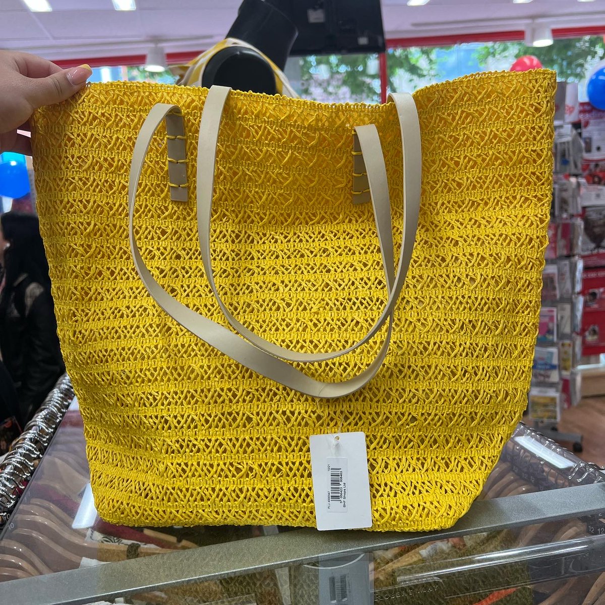 ShopFloorEngage's tweet photo. Happy #charitytuesday everyone!🥳

Take a look at these funky beach bags Poppy found at her local @TheBHF  🏖 They would be perfect for a summer holiday!☀️

Are you going anywhere nice this summer?🌊

#charityshopfinds #socialretail https://t.co/STBLZ6ttRK