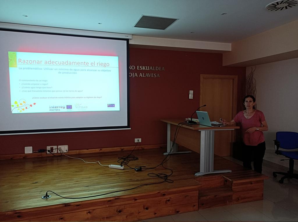 Vitisad_Fr's tweet photo. [Conférence finale 🍇🌎]

L'occasion de partager et échanger avec les viticulteurs au sujet des résultats des différents essais menés dans le cadre du projet #VITISAD: ombrage de la vigne, matériel végétal, efficience de l'irrigation, etc...
@vignevinfrance
@CTPPOCTEFA https://t.co/K9Lfqdse5e
