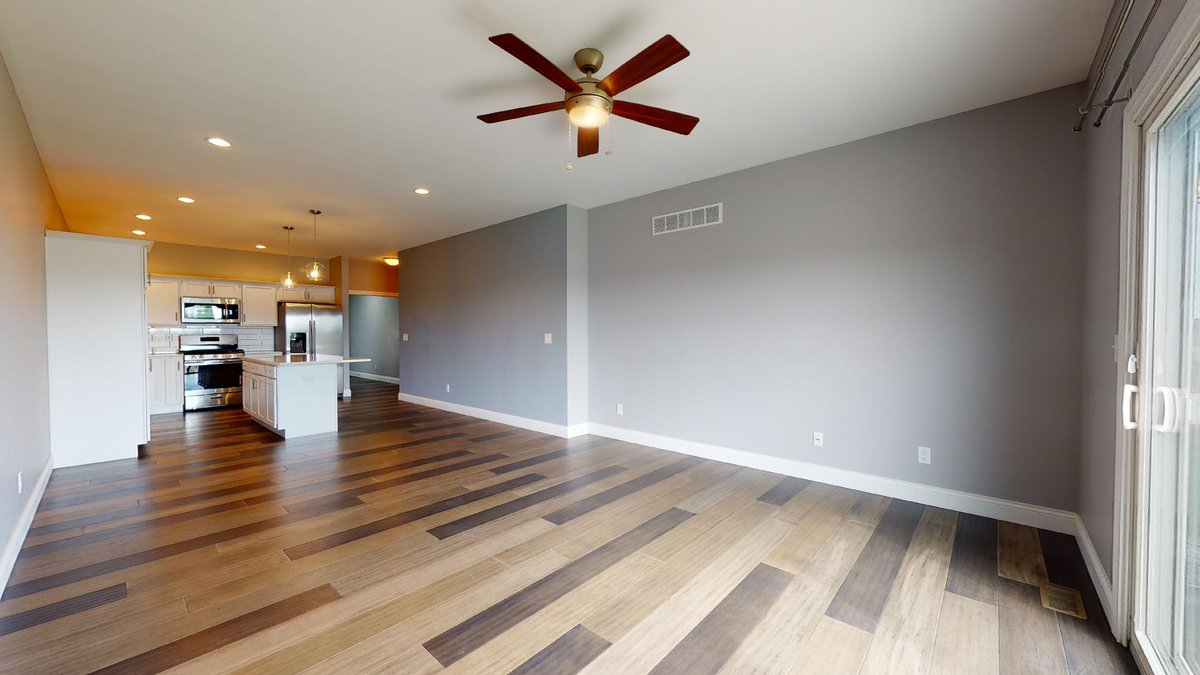 JGkeepitreal's tweet photo. New Price: 4516 Castle Pines Drive, SpfldIL, 3 bed, 2 bath, 1,650 sq. ft. $280,000. Beautiful duplex in Ball-Chatham school district. Quartz countertops, open floor plan, SS appliances. Jerry George (217.638.1360). https://t.co/V8SQGaHFaZ. #duplexforsale #jgteam https://t.co/sT2JXhyFzM