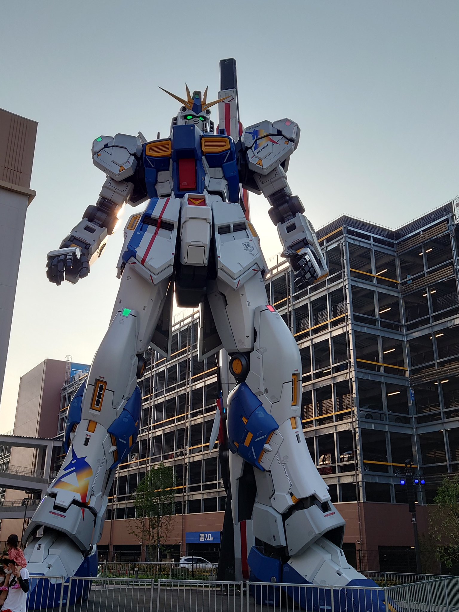 そふぃあ Unicorn鯖 今日はガンダムベースでカラミティガンダムを買って らららぽーとのサイドエフ行ってみたらブースターベッドなる物があったので買って シンウルトラマンの映画を見て と休日らしい休日を過ごして楽しかった 走行距離一日で１６０km超え