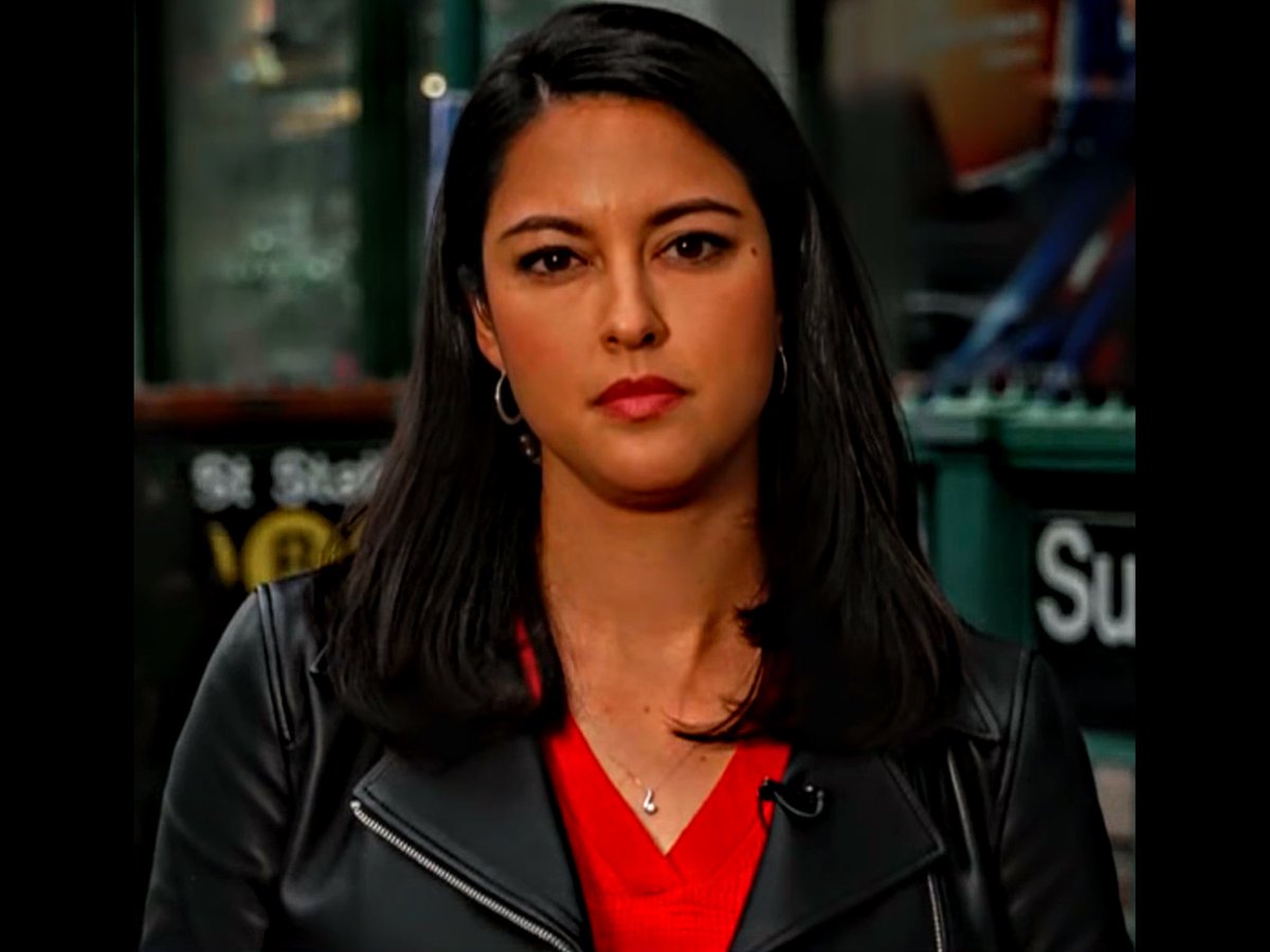 JohnMaring2's tweet photo. ๐ ๐
, @VCastroTV! ๐๐ป Reporting On Sundayโs ๐ Shooting In NYC On CNBC! I โค๏ธ That Sexy Bad-Ass ๐ค Leather ๐งฅ U Wore On ๐บ With The โค๏ธ ๐ Underneath! U Looked Very Comfortable Last ๐! โค๏ธ๐โค๏ธ Have A ๐ Day, Valerie! Go, Broncos! ๐งก๐ #VCastroTV #NiceJacket ๐ค๐งฅ #BroncosCountry https://t.co/51GPbe2EYU