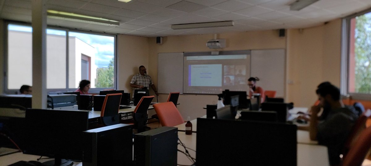 En direct de l'atelier Pix avec l'équipe du site en visio. Un bel échange avec les conseillers numériques présents ! <a href="/ADEAformation/">ADEA</a> <a href="/Adea_Tpcmn/">ADEA Formation Conseiller Médiateur Numérique</a> #mednum01