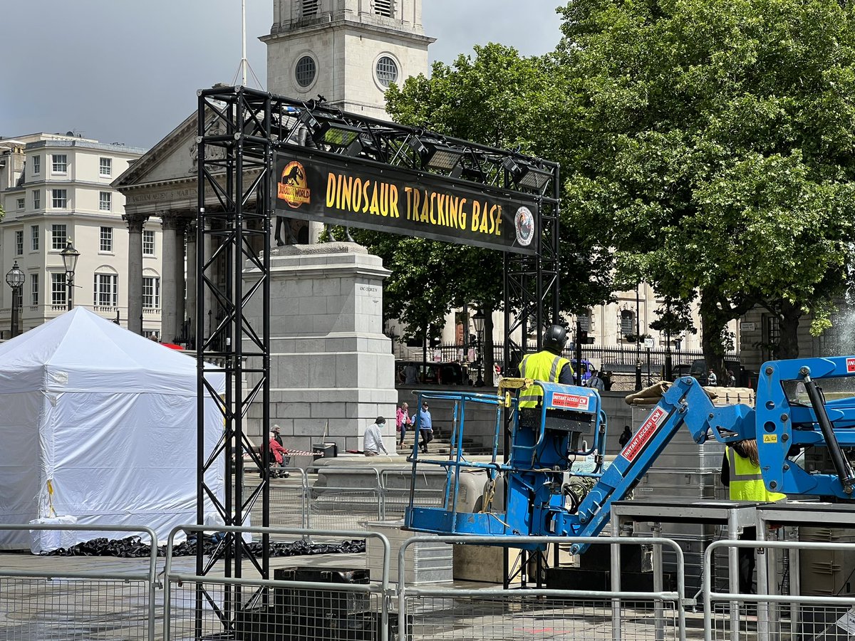 AdventurerUrban's tweet photo. 🦖 Something is rumbling at Trafalgar Sq
@JurassicWorld 

#JurassicWorldDominion #JurassicWorld  #TrafalgarTakeover https://t.co/8cUiCh2EWc
