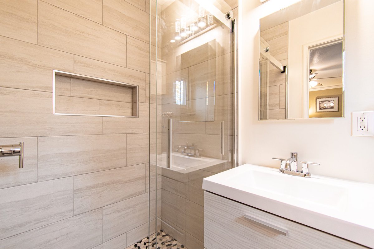 fregeau_'s tweet photo. Whether it’s a complete bathroom remodel, or a custom shower with tile, we’ve got the skills and experience to deliver exceptional results. Visit us - https://t.co/a1RebSECJV
#bathroomremodeler https://t.co/V930Wi7tcJ
