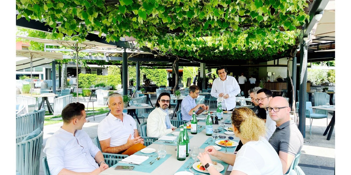 JobCloudAG's tweet photo. Our Management Board Team spend two intense days with the Board of Directors at Lago Maggiore 🌞 for an offsite workshop last week 🚀. Because they #lovewhattheydo 💪 #wefromjobcloud #lovewhatyoudo https://t.co/6LsSIT1BvQ