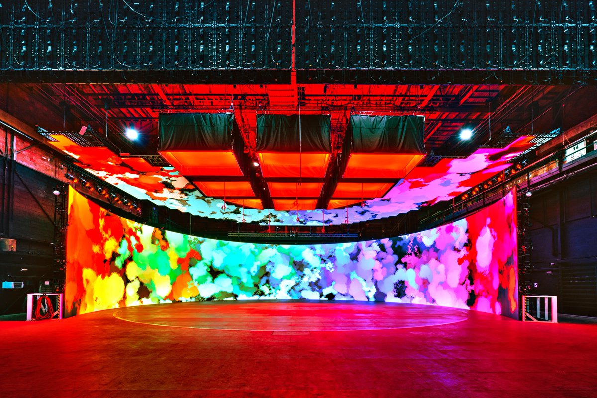 ARRIChannel's tweet photo. The DARK BAY Virtual Production Stage at Babelsberg is one of Europe's largest stages. #ARRISolutionsGroup provided consultancy for the stage design and equipped the ceiling with more than 70 #SkyPanels S60-C.
#ARRI #ARRILighting #ARRIMixedReality #virtualproduction #ARRIRental https://t.co/WWWuNC164m