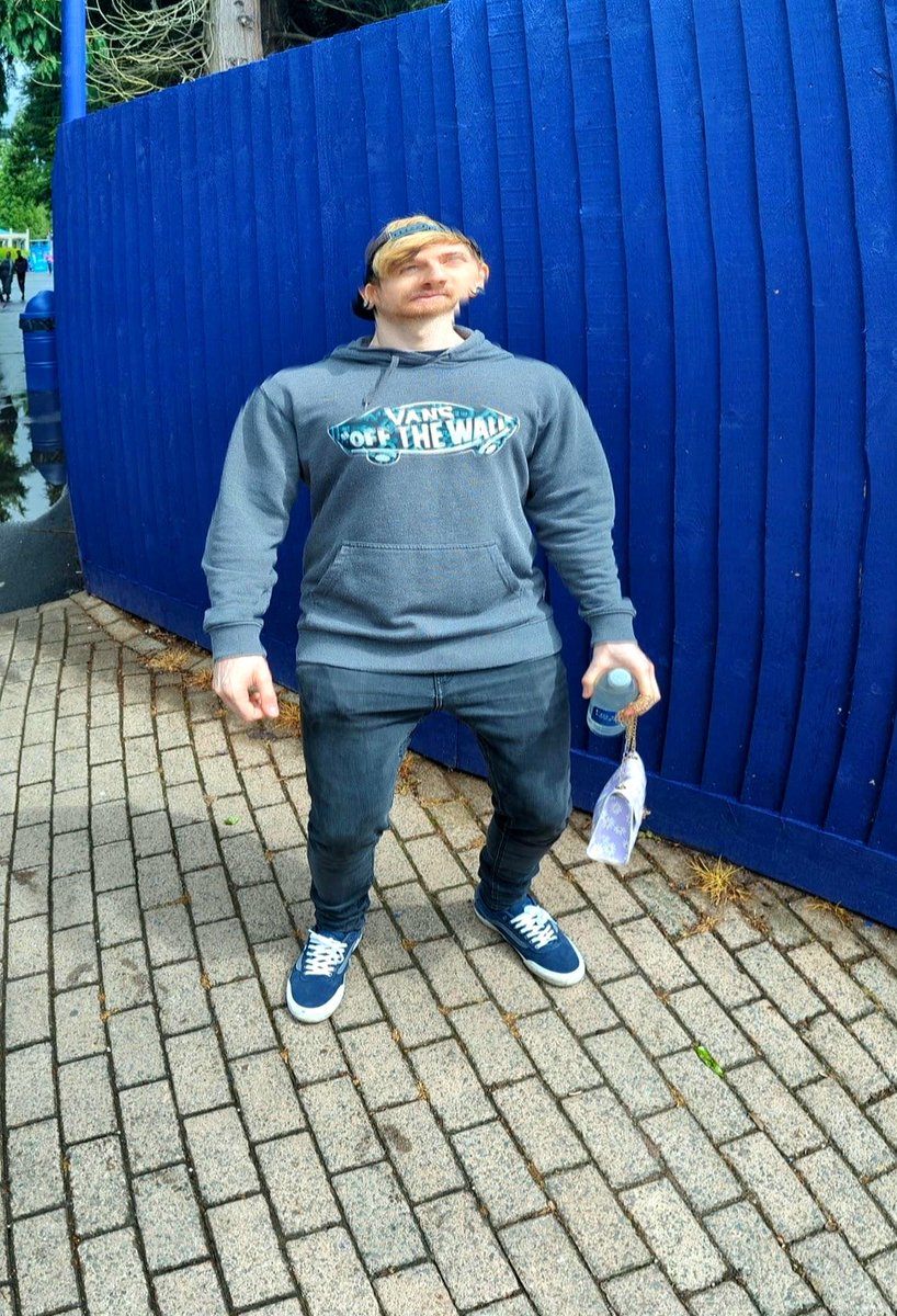 IAm8BitRyan's tweet photo. Went to a theme park, having a great time https://t.co/cn7uQmaC4l