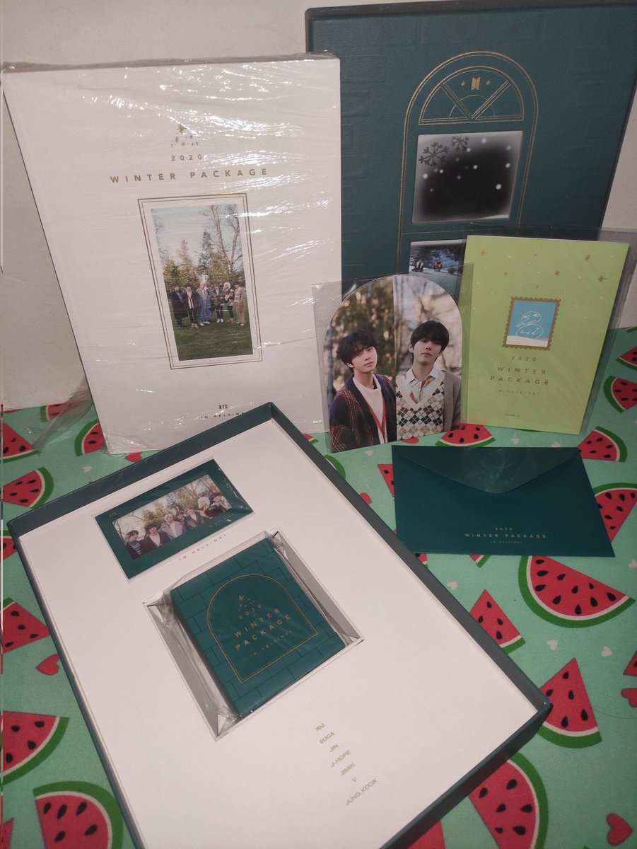 PurpleWinter7's tweet photo. Decluttering/ Onhand #BTS Winter Package 2020 with V/Taehyung Diary💫

✅Php 2500
✅ complete inclusions except CD
✅ only Taejin photoset available
✅With official merch freebies

wtb/wts/lfb/lfs https://t.co/T797T4wjxL