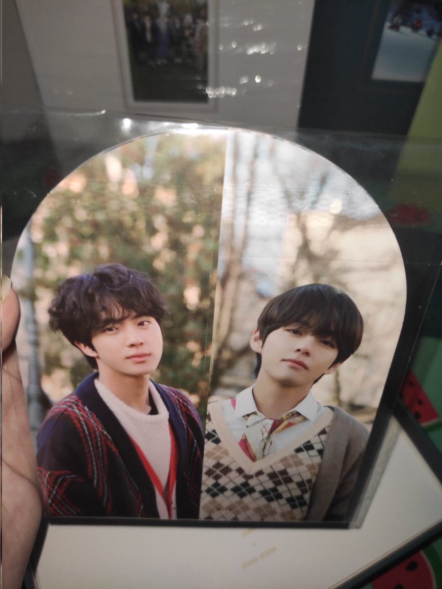 PurpleWinter7's tweet photo. Decluttering/ Onhand #BTS Winter Package 2020 with V/Taehyung Diary💫

✅Php 2500
✅ complete inclusions except CD
✅ only Taejin photoset available
✅With official merch freebies

wtb/wts/lfb/lfs https://t.co/T797T4wjxL
