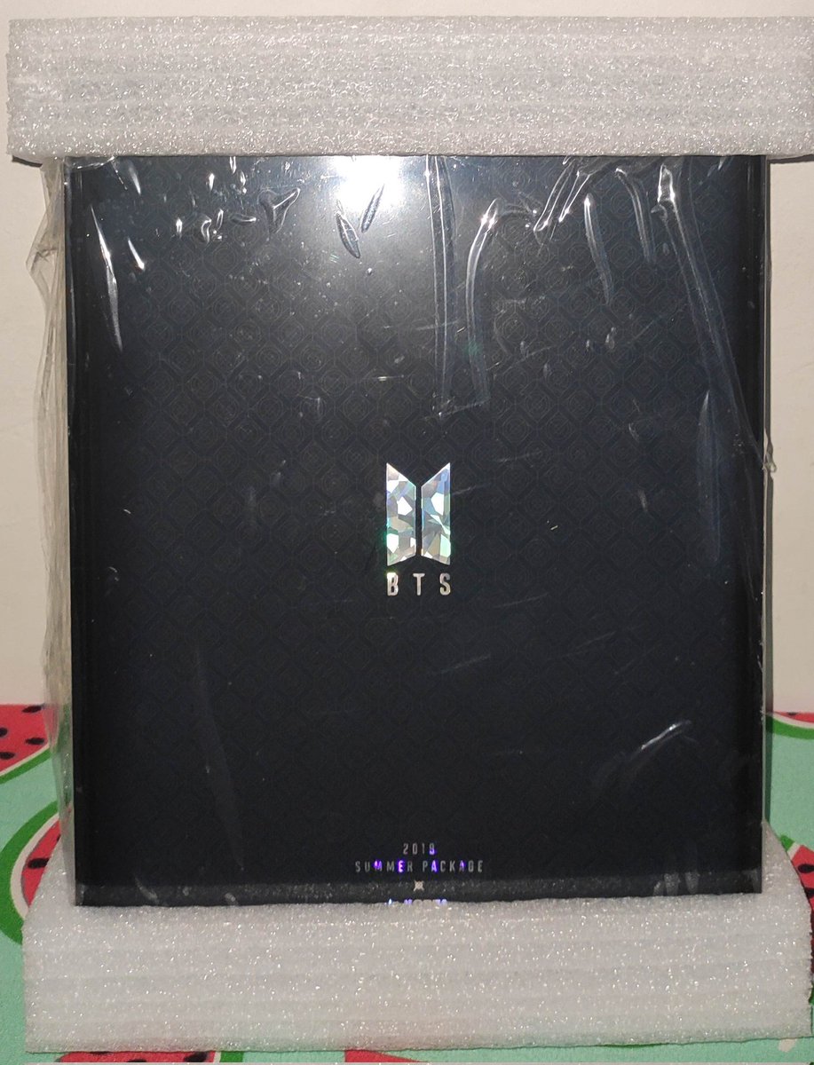 Tannie13l's tweet photo. Decluttering/ Onhand #BTS SUMMER PACKAGE 2019 💜
2200php

Complete incl. except making DVD~
Inclusions:
Yoongi Drawing Diary
Acrylic case
Photobook
Folding Paper Fan
Charm &amp; string
Folding screen
Mini poster(7ea)
Folding poster

WTS/LFB/Onhand https://t.co/ZTtDbCwGSp