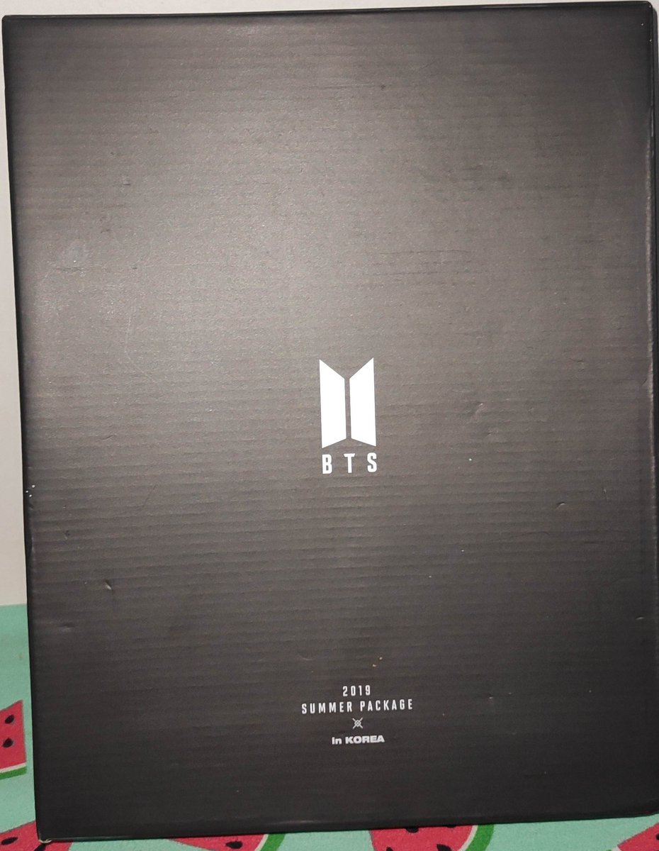 PurpleWinter7's tweet photo. Decluttering/ Onhand #BTS SUMMER PACKAGE 2019 💜
2200php

Complete incl. except making DVD~
Inclusions:
Yoongi Drawing Diary
Acrylic case
Photobook
Folding Paper Fan
Charm &amp; string
Folding screen
Mini poster(7ea)
Folding poster

WTS/LFB/Onhand https://t.co/hitolAnWHR