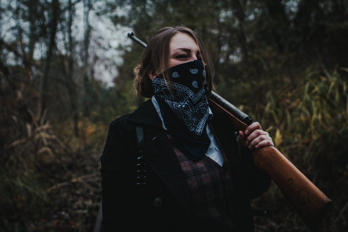 mettceratops's tweet photo. 🤍 @HuntShowdown #huntshowdown My 1st cosplay ever ✨ https://t.co/OmisEcPtuG