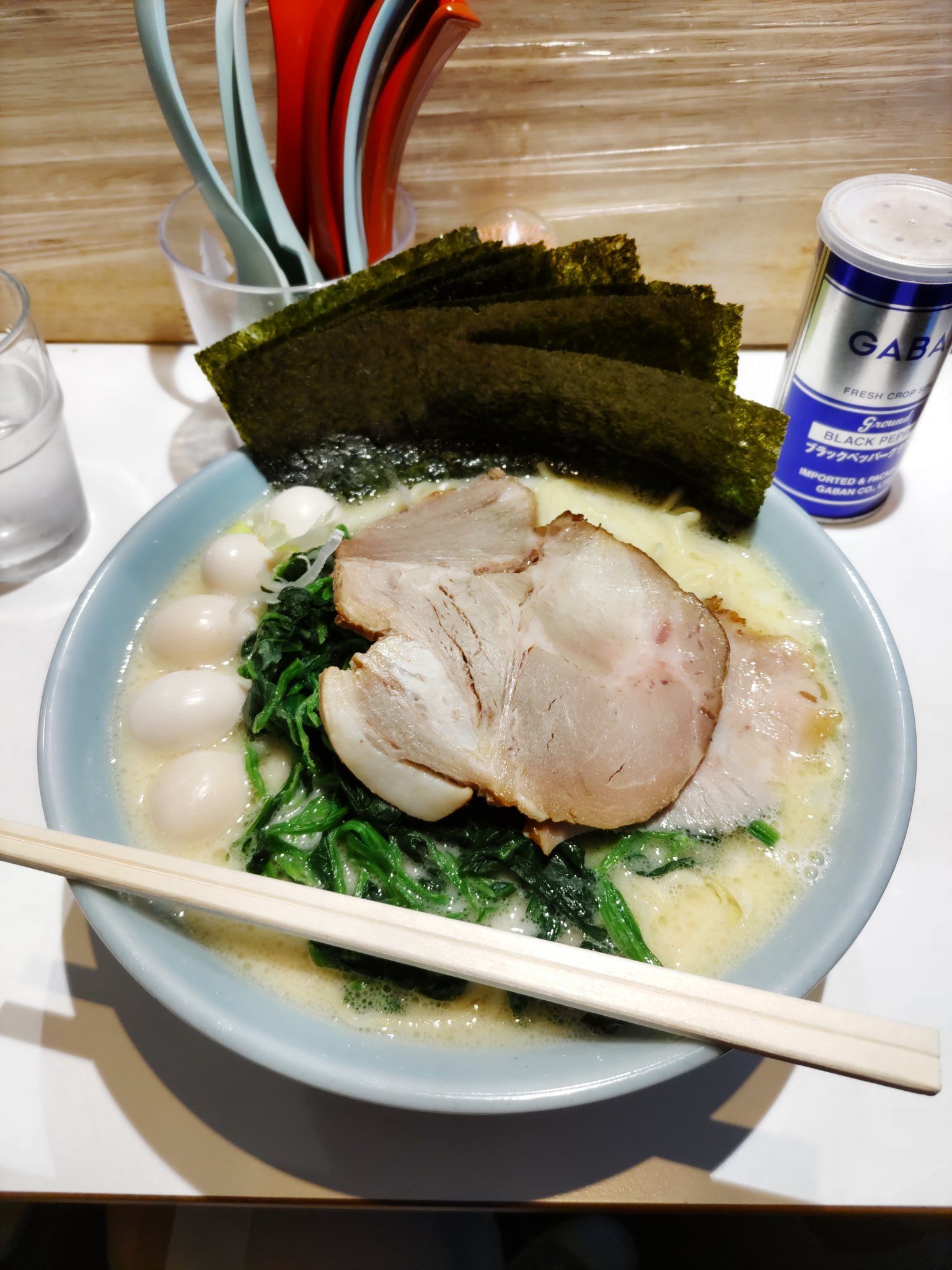 ぶさぶさぶさお 先日 久々にラーメン丸花行ってきました クリーミーなスープは唯一無二やね 美味 その後は堺市の浜寺公園でお散歩 バラ園は見応えたっぷりでした ラーメン丸花 和歌山 浜寺公園 堺市 休日ドライブ T Co Lanbcz17vt