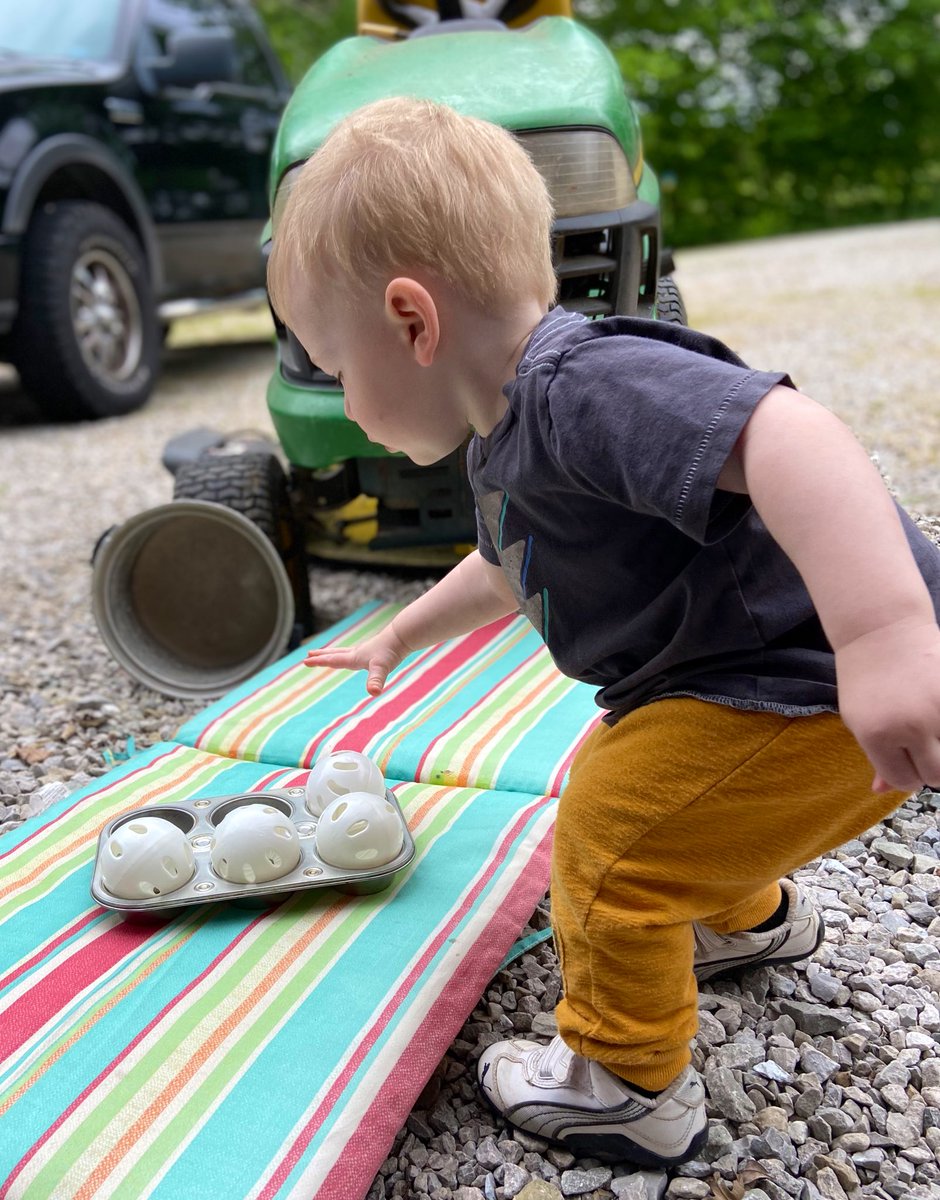 emily_knipe's tweet photo. Spent my last visit of the school year outside in the gorgeous spring weather! Working on problem solving and 1:1 correspondence. #parentsasteachers #fecchornets #guidedplay https://t.co/Fw2s8OxHEI
