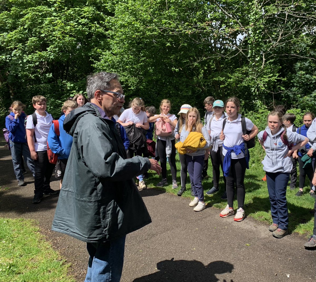 gilwern_school's tweet photo. #GilwernYear5 and #GilwernYear6 took a walk around our local area and up to Clydach iron works to explore how things have changed since the industrial revolution #waywayback #humanities @EAS_Humanities #ethicalinformedcitizens https://t.co/wv3XGdP9Au