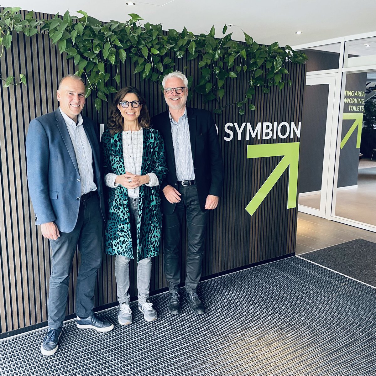 SymbionDK's tweet photo. Last Friday, our Chairman of the Board, Jørgen Bardenfleth, and CEO, Peter Torstensen, had the pleasure of meeting up with Pernille Weiss, Member of the European Parliament, to discuss how to improve ecosystems for startups in the EU - especially startups with female founders. https://t.co/wcYxacowae
