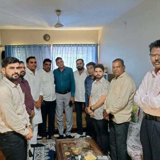 नवी मुम्बई से वसई (मुम्बई) में आयोजित प्रोग्राम में जाते समय रास्ते में कई जगह क्षेत्र के प्रवासी भाइयों ने स्वागत किया...इस स्नेह व सम्मान के लिए आप सभी का हार्दिक आभार।
