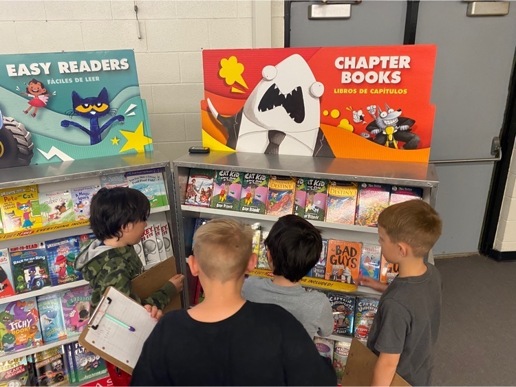 MesickSchools's tweet photo. Our third grade students are visiting the book fair.   The book fair will be going on today, tomorrow, and Thursday.   Thanks to the Mesick PTO for sponsoring this event.  Also, a big thanks to Mrs. Thompson for coming back to volunteer her time running the fair. https://t.co/Upskw4gcVt