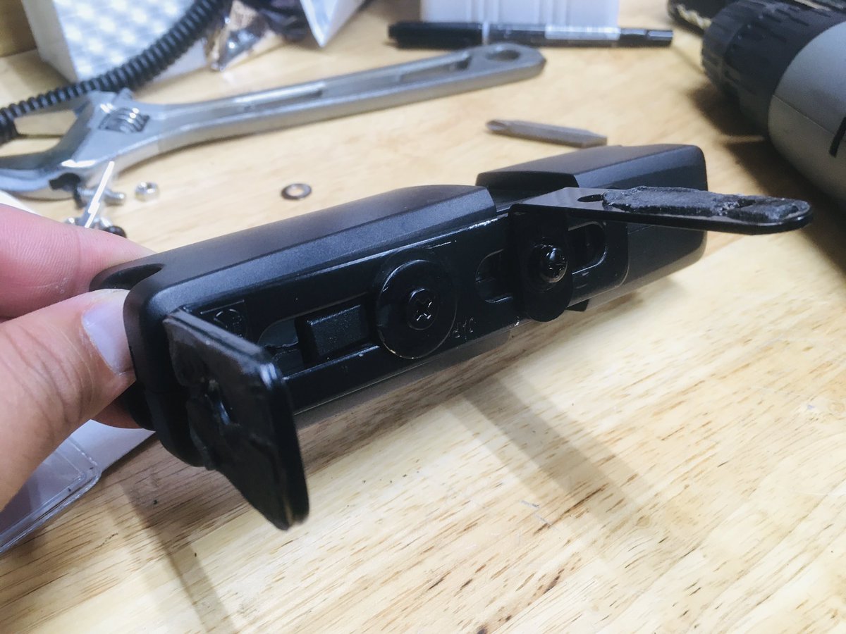 Spi_io7269's tweet photo. #スマート450 ごときに、#ベンツ 純正のコンフォートシステム付けたった。
2002年式のスマートもこれでQiでワイヤレス充電対応やでw
#smart450 #mccsmart #mccスマート https://t.co/ZJkE0vwUkO