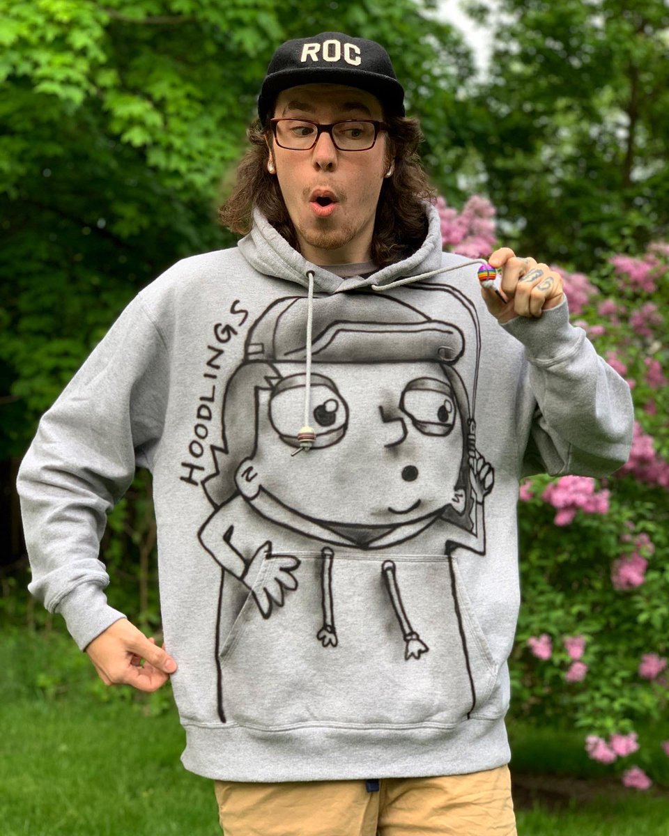 Hoodlings1's tweet photo. @Stefanfella_ had a lot of fun airbrushing this 1/1 Hoodlings themed hoodie! Stay tuned for more custom street wear!🤘😄⁣
 ⁣
Click the link in our bio and head to our Hoodlings online shop to purchase your Hoodling today!⁣ 🛒⁣
⁣⁣
⁣#toys #toydrops #toyphotography #blindbags https://t.co/kCsrK5zdDP