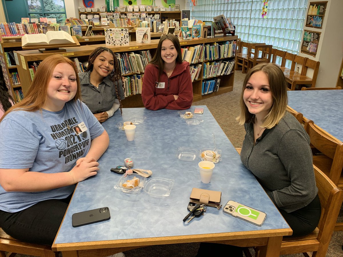 UrbandaleCSD's tweet photo. Our amazing @UHS_UCSD seniors are back at Rolling Green this morning for a Senior Breakfast. Having so much fun hearing them share a/b their time at RG. The tables, chairs &amp; halls feel so much smaller!❤️💙 #RGpride https://t.co/JGvqMNmckp