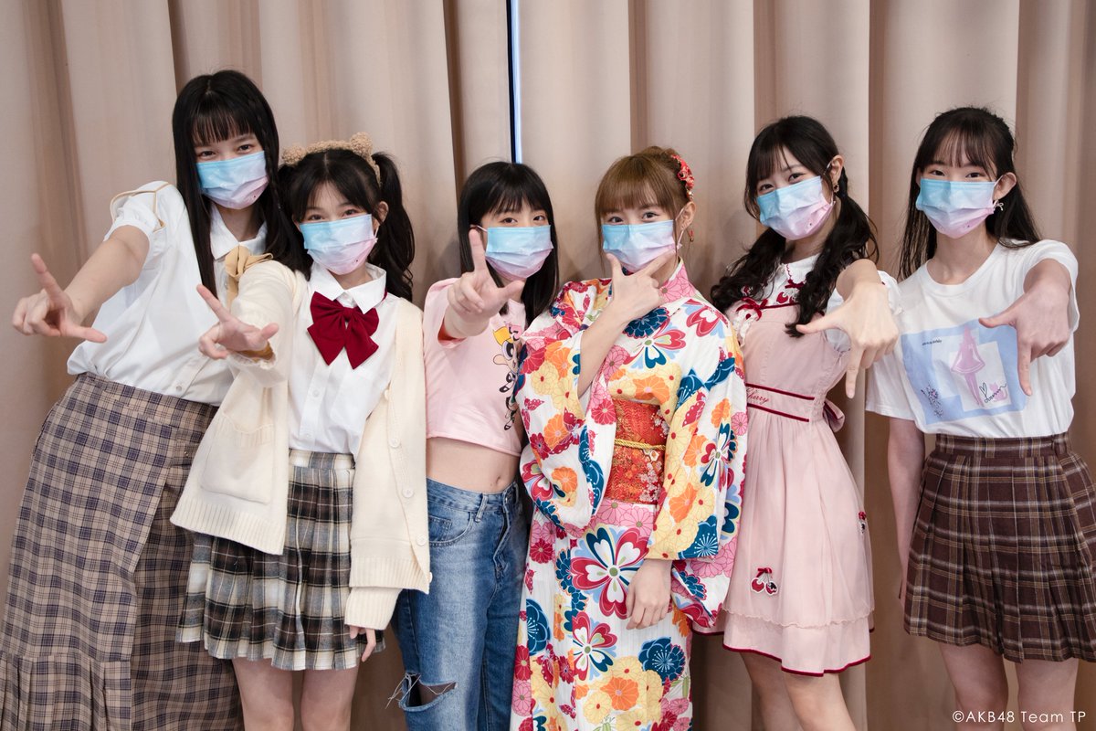 official_TPE48's tweet photo. 🤝第五張單曲《一秒一秒約好》握手會🤝

真心感謝前來參加握手會的粉絲😘
希望大家都能收到滿滿能量💯
成員們也都獲得大大的鼓舞👏
謝謝大家&amp;期待能儘快再相聚喔

#AKB48TeamTP #TeamTP #TTP
#5thSingle #TTP5thSingle #五單
#一秒一秒約好 #TickTockPromise #握手會 https://t.co/C9YnbWVNDc