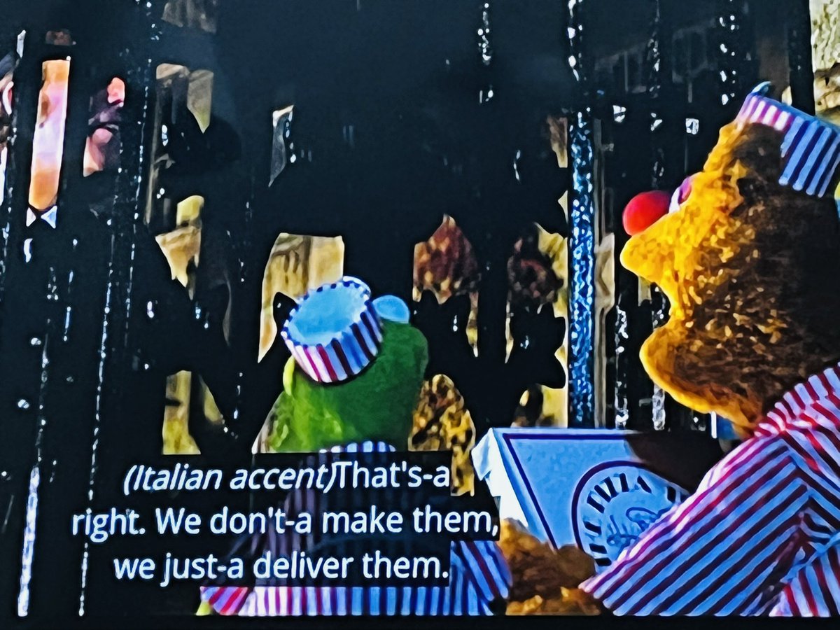 FntsyWlkr's tweet photo. I will forever love @TheMuppets
#ButIHatePepperoni #GreatMuppetCaper https://t.co/4MhkIXjD5M
