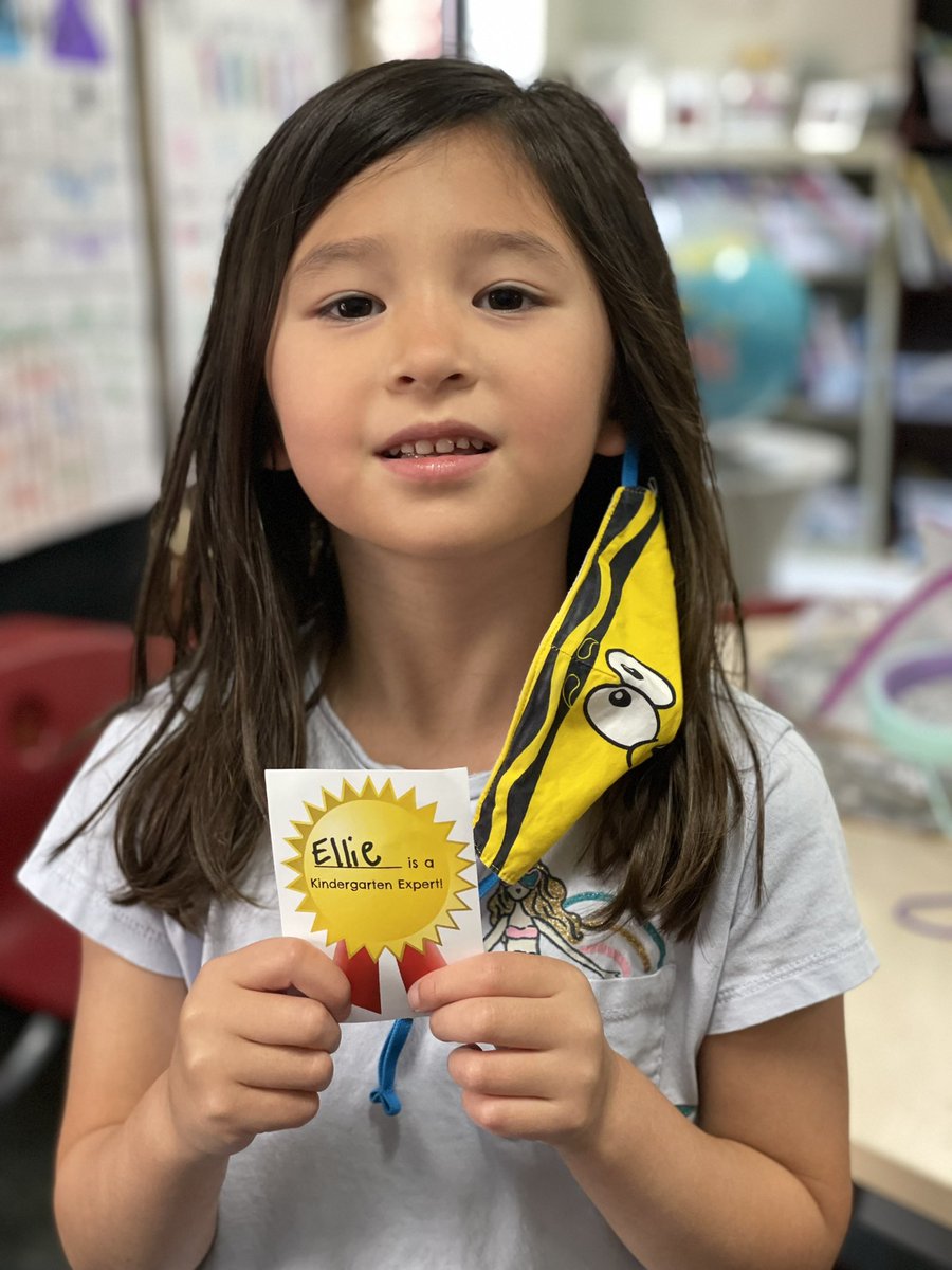 becca_conn's tweet photo. One kindergarten expert says his favorite memory of this year has been meeting new friends and the other says she has loved trying new foods at lunch and snack! #lakeside2122 https://t.co/OAlRPNuAd6