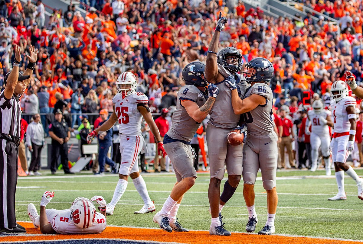 KenariWilcher's tweet photo. blessed to receive my 11th offer from university of Illinois  #AGTG🟠 @IlliniFootball @AaronHenry7  @TheBallCoach09 @BillyEmbody @MohrRecruiting @ParkerThune @247Sports @Andrew_Ivins @247recruiting @larryblustein @Rivals @RivalsWoody https://t.co/LWMD11YSnD