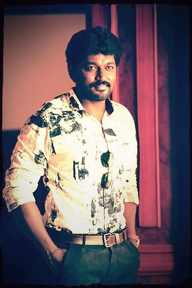 kabalivishwanth's tweet photo. #singleshotmovie
#tamilmovie
#firstlook
#dhanush https://t.co/xMVjaFbkNi
