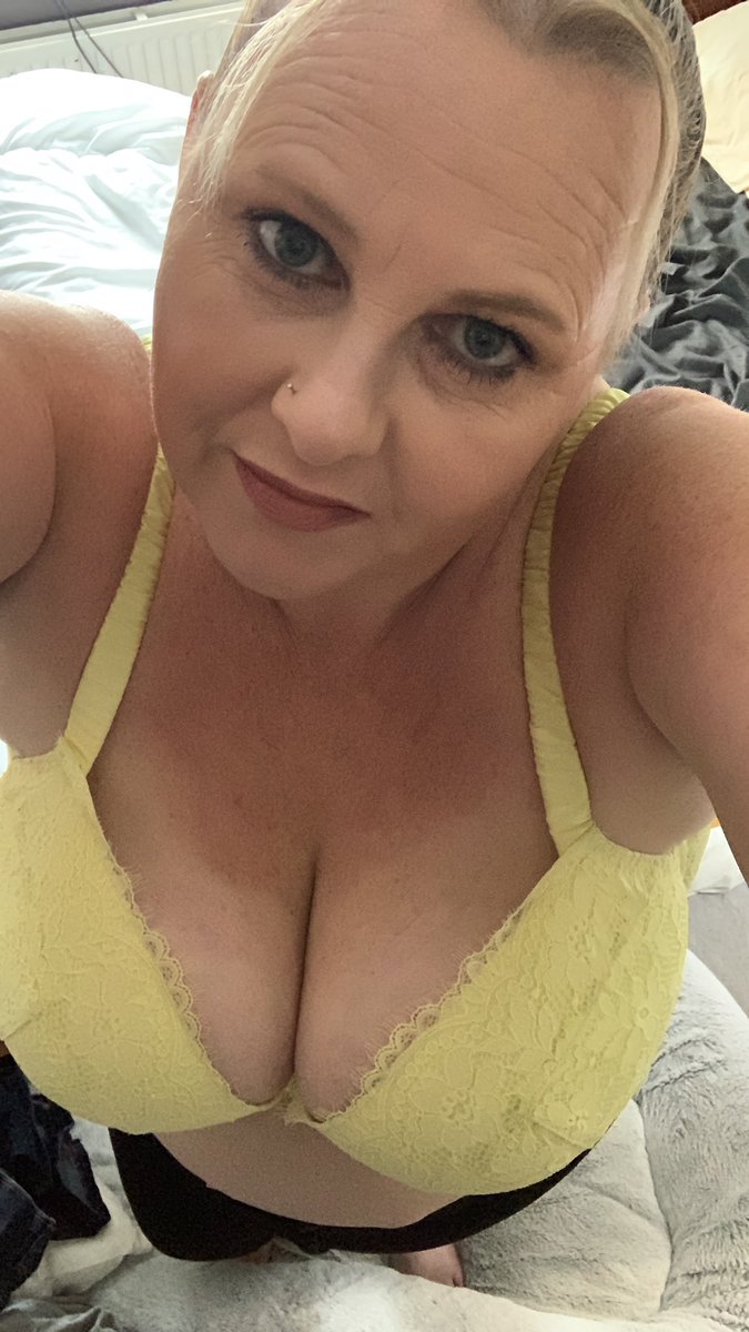 Bustygal21Gal's tweet photo. Luna is now NOT AVAILABLE see you all later  @VicPeaksPromo @Uk4Hotwife @KinkyBootsAnna @StreamateUK @exemplargirls @AdultWorkcom @Exquisite_model @BlazePearce @ExclusiveLink1 @Ewan81580711 @Aimingtoplease1 @SpoilTease @UKPromoAccount1 @heart_broken_64 @SexyKittensUK @BaconTiny https://t.co/gykbv0IQmS