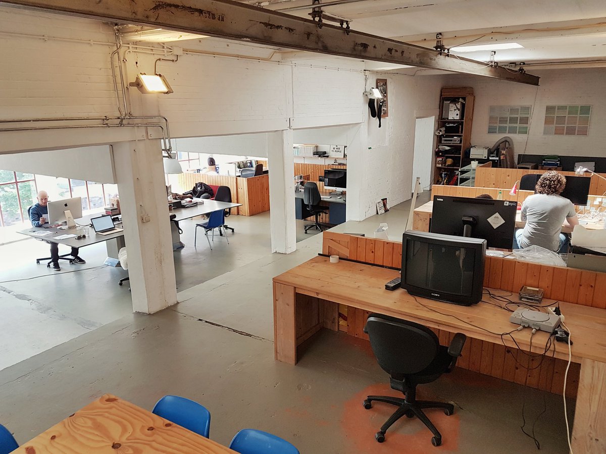 JeroenGerits's tweet photo. Looking for a spacious workplace? In our 120m² studio in Amsterdam Westerpark you can rent a desk for €200 per month or a flex desk for only €150 per month. Relaxed atmosphere with about 10 freelancers. Come and try it out for a day! DM if interested https://t.co/lQW0admydw