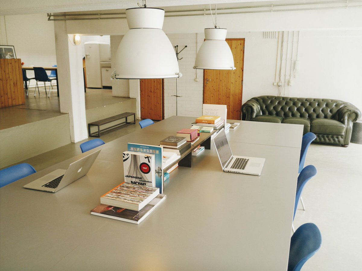 Looking for a spacious workplace? In our 120m² studio in Amsterdam Westerpark you can rent a desk for €200 per month or a flex desk for only €150 per month. Relaxed atmosphere with about 10 freelancers. Come and try it out for a day! DM if interested