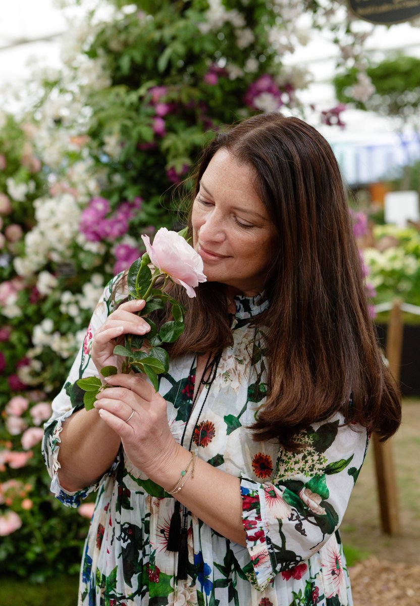 Peter Beales Roses (@peterbealesrose) on Twitter photo It was wonderful to speak to <a href="/RacheldeThame/">Rachel de Thame</a> at #RHSChelsea yesterday about our new #rose 'Oxford Physic Rose'.
Rachel was also interested in 'Bienvenue', a stunning #climbingrose that has an absolutely incredible fragrance which greets visitors as they enter the exhibit. It was wonderful to speak to <a href="/RacheldeThame/">Rachel de Thame</a> at #RHSChelsea yesterday about our new #rose 'Oxford Physic Rose'.
Rachel was also interested in 'Bienvenue', a stunning #climbingrose that has an absolutely incredible fragrance which greets visitors as they enter the exhibit.