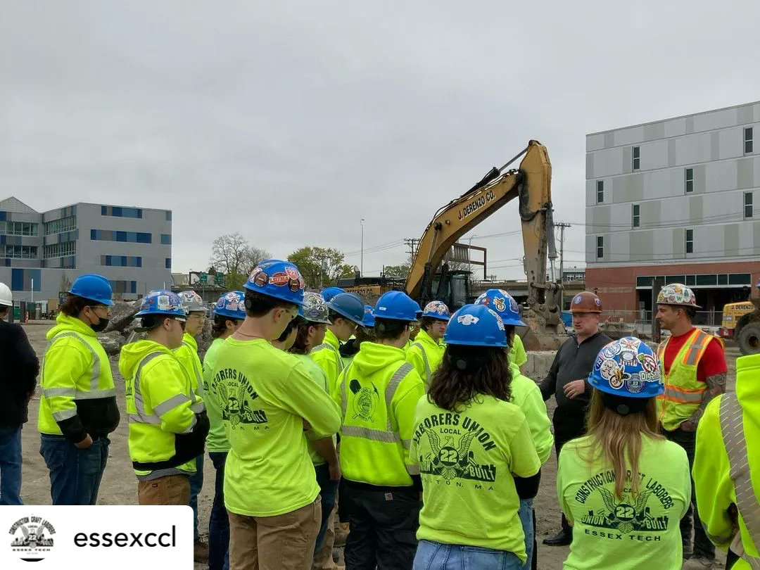 EssexNorthShore's tweet photo. Repost from @essexccl: Thank you Local 22 for the amazing field trip to visit the hall and 3 different worksites! #local22 #local22boston #feelthepower #unionlabor #laborers #laborersunion #liuna! #liunafeelthepower #liunabuildsamerica #liunatraining #essextech ##HawkTalk https://t.co/xJrrPKgGOm