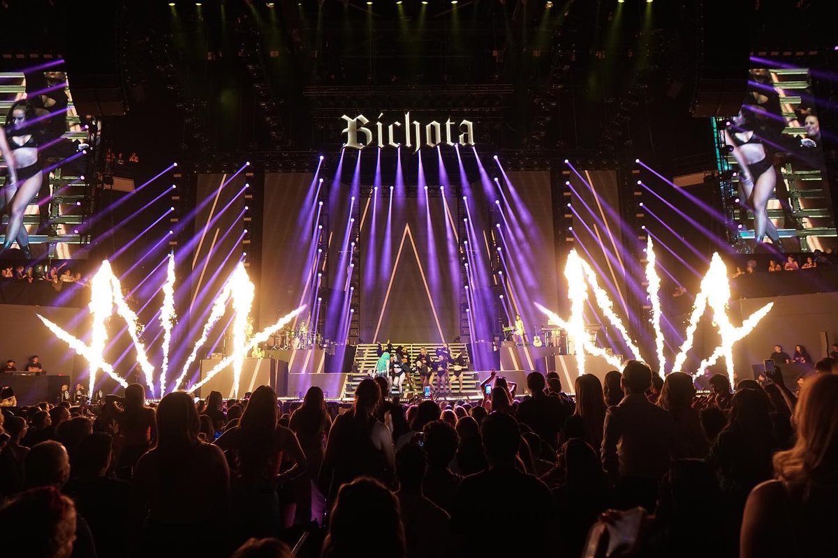Julian2W's tweet photo. Barranquilla, Cali, Bogota y me volví fan ❤️‍🔥 Gracias a la vida por lo que me permitió hacer #Bichota #BICHOTATOUR @karolg nos volveremos a ver Bichota ❤️ https://t.co/2k1rwMAk4N