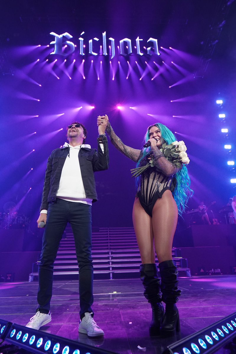 Julian2W's tweet photo. Barranquilla, Cali, Bogota y me volví fan ❤️‍🔥 Gracias a la vida por lo que me permitió hacer #Bichota #BICHOTATOUR @karolg nos volveremos a ver Bichota ❤️ https://t.co/2k1rwMAk4N
