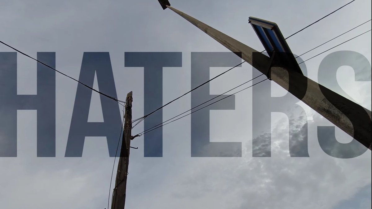 ArrabalAID's tweet image. Finalizamos #LiveLibrary en #InnosocialMalagaODS con el visionado del videoclip #OPINODEQUE del alumnado de #integracionsocial del #IESBENGABIROL. Para concienciar y sensibilizar acerca del daño que se hace con determinados comentarios en #redessociales