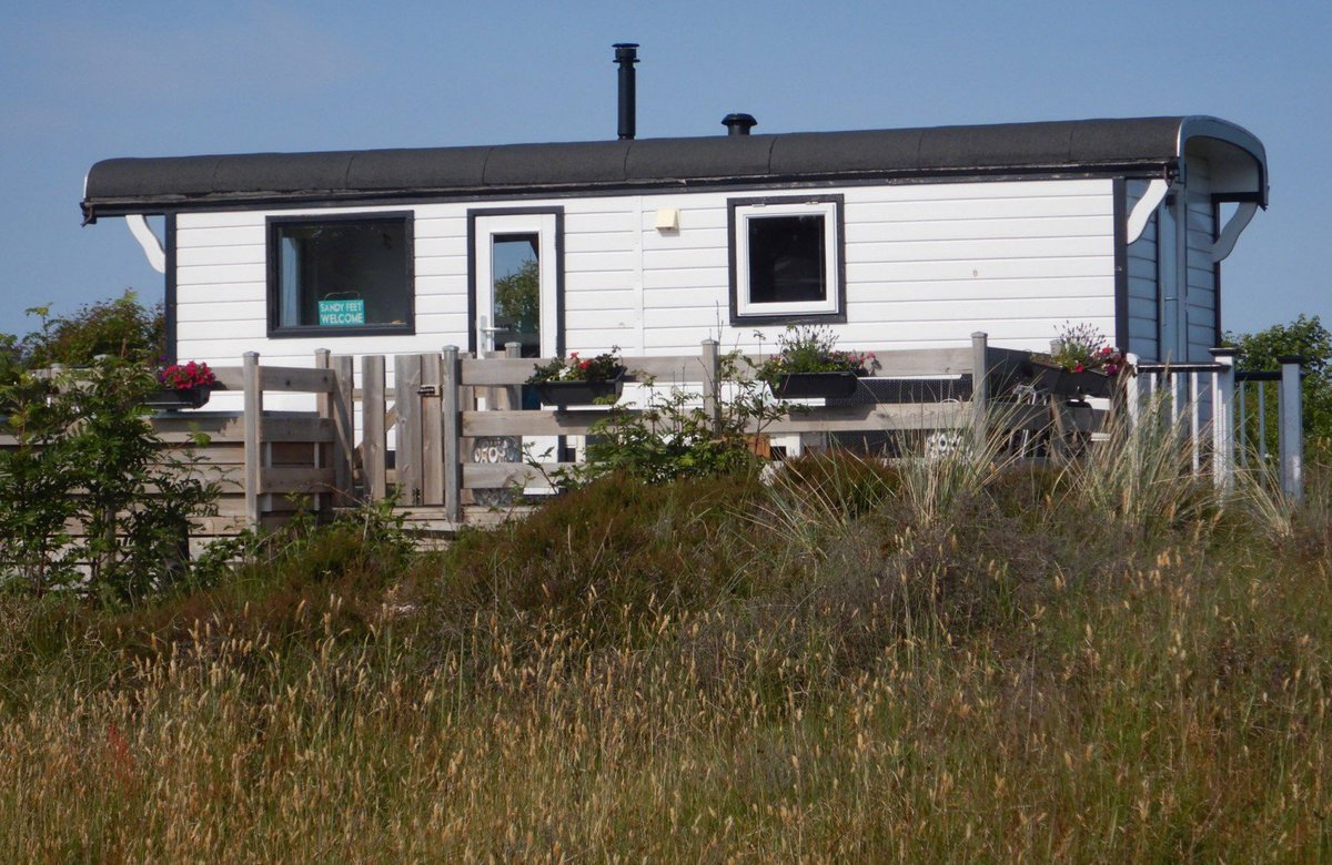 Voor de Hemelvaart hebben we deze leuke 4 persoons Pipowagen nog beschikbaar.