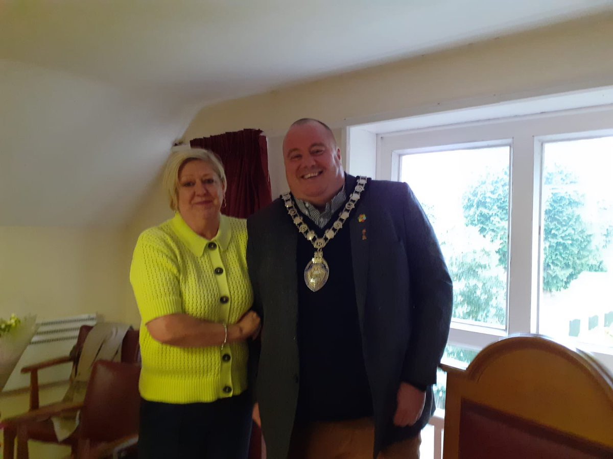 RTDD1977's tweet photo. An honour to have been elected Chair and Mayor of Rhayader Town Council at last nights AGM. I will do my best to represent, promote and do all I can for Rhayader &amp; Cwmdauddwr I intend to work as hard as I can to ensure that Rhayader can be the best it can be. https://t.co/iAPu2XZdP2