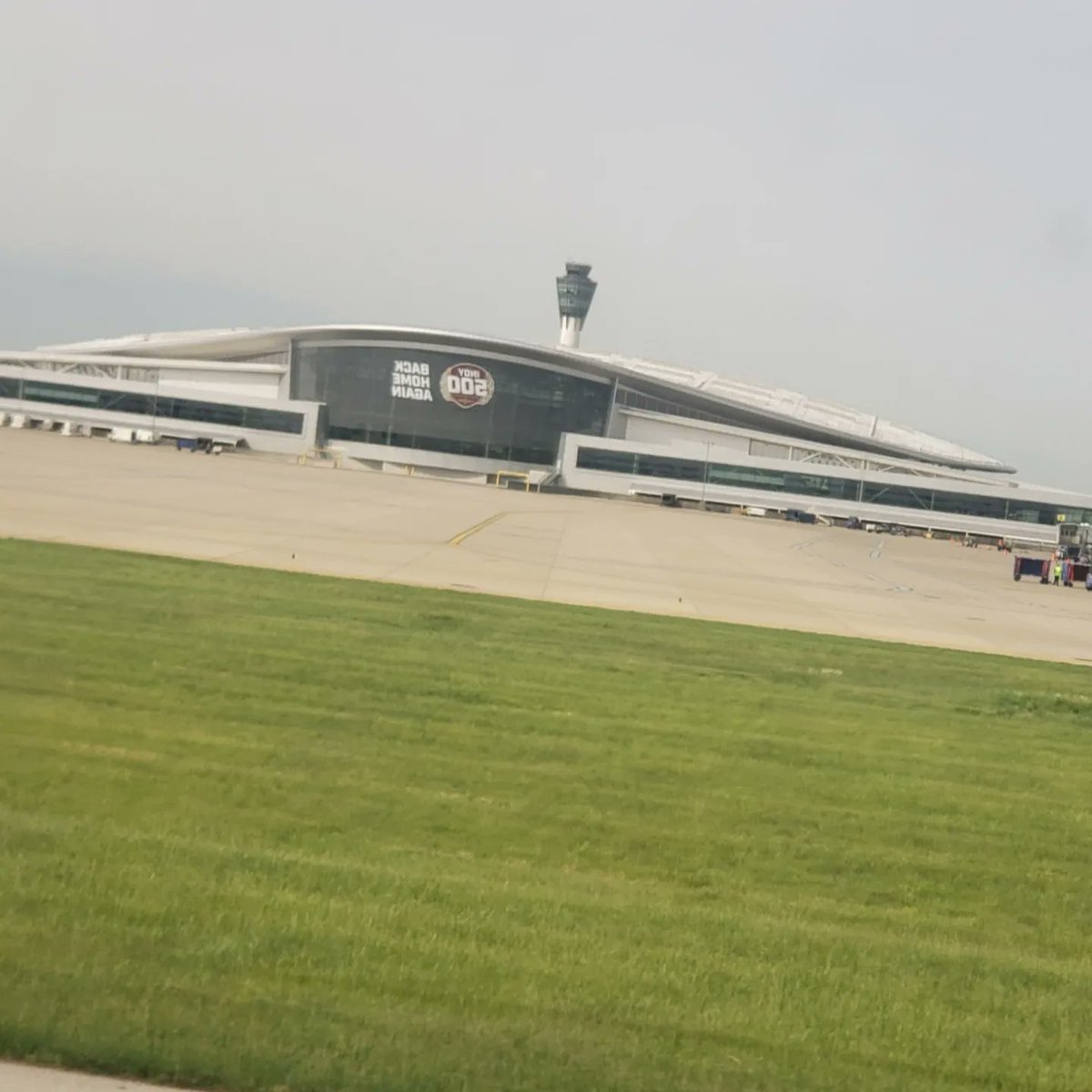 GAMMAGENTBABC's tweet photo. UA3465/1A IND2IAD/052322...thanks for the lift UNITED AIRLINES 😉😎 https://t.co/x6Ub2GcxoL