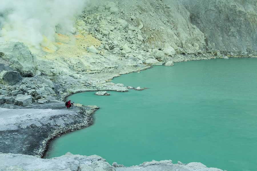 Today's Earth Science Pic of the Day
Archive-  Inside Kawah Ijen's Crater 💧
Every weekend we present a notable item from our archives. This EPOD was originally published on September 13, 2015.

Photographer: João Manuel Pires dos Santos
epod.usra.edu/blog/2022/06/a…

#EarthSciPicofDay