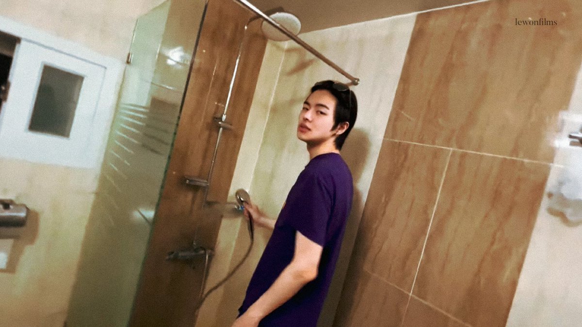 lewonfilms's tweet photo. 🎞no privacy even in the bathroom? #LEO https://t.co/Uz811iHm9h
